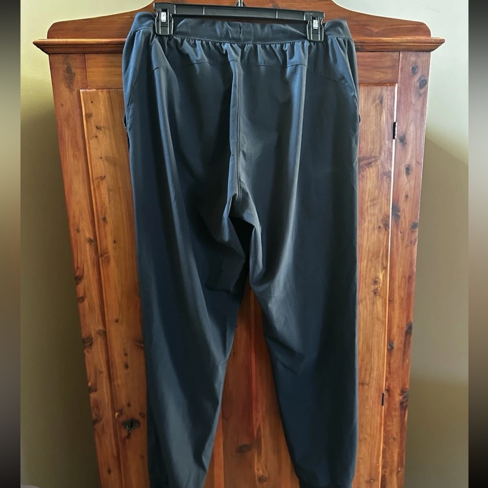 Under Armour women’s loose coupe pants joggers black size L - Picture 2 of 3